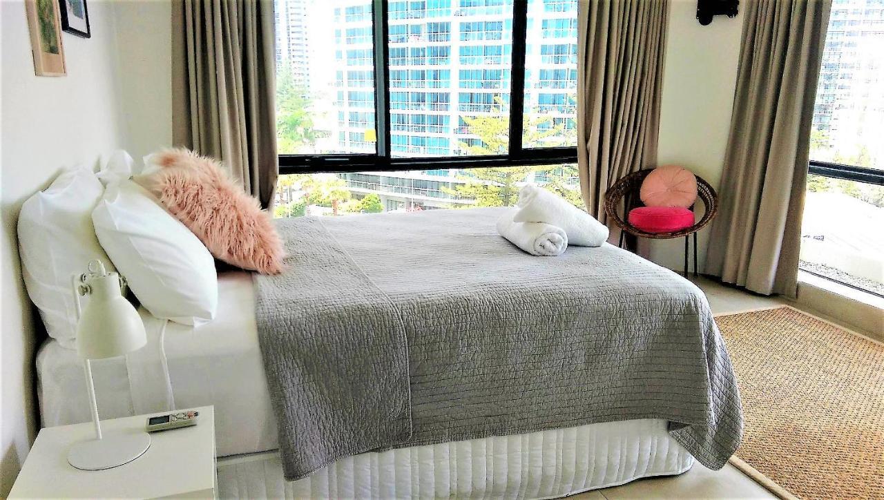 Genesis Apartments By Gold Coast Premium Bagian luar foto